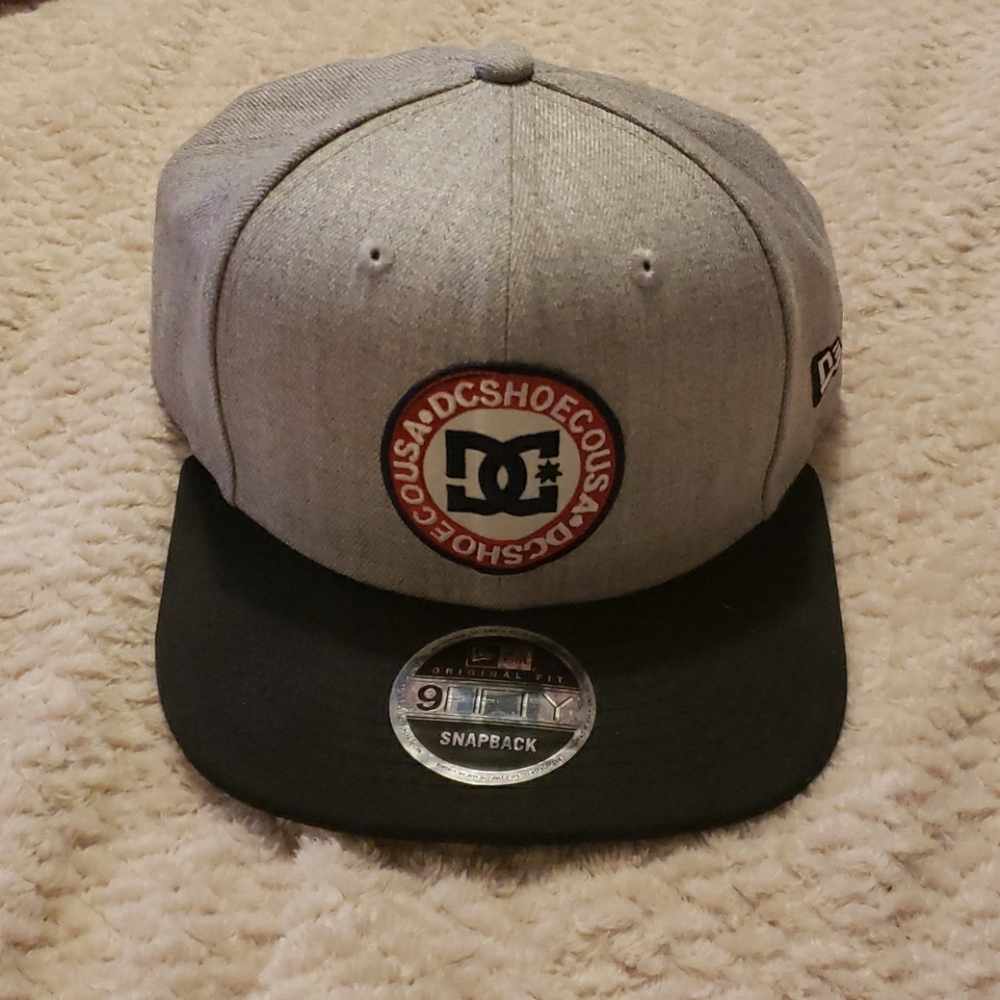 DC shoes snap back